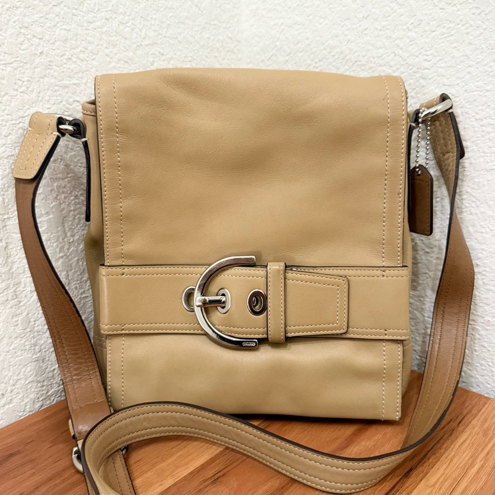 Vintage COACH 8A07 Soho Flap Butter Beige Soft Leather Messenger Shoulder Bag
